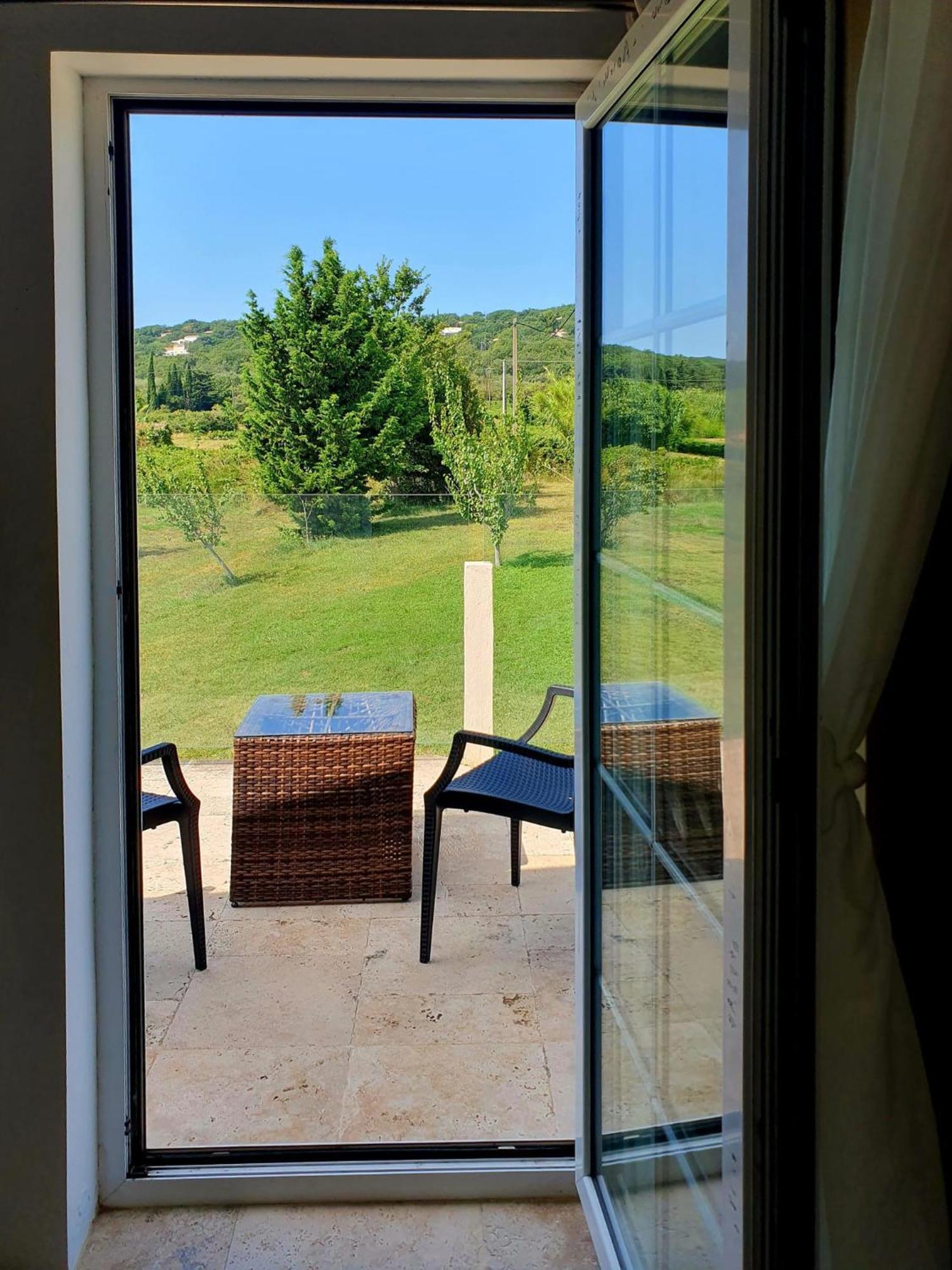 罗什福尔-迪加尔Superbe Chambre Avec Terrasse, Parking Prive, Jardin, Calme, Climatisation, 10 Mn Pont Du Gard #7公寓 外观 照片
